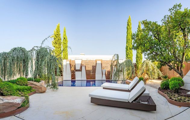 Foto 2 de Casa adossada en lloguer a paseo De Los Lagos de 4 habitacions amb terrassa i piscina