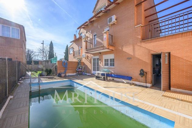 Foto 1 de Casa en venta en Griñón de 4 habitaciones con terraza y piscina