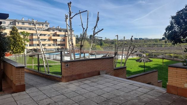 Foto 1 de Pis en venda a calle Fuente Cisneros de 3 habitacions amb terrassa i piscina
