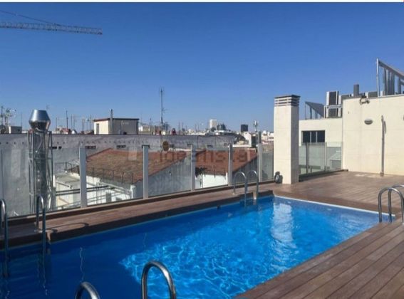 Foto 1 de Venta de ático en calle De Fuencarral de 1 habitación con terraza y piscina