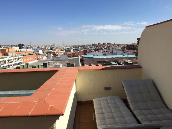 Foto 2 de Pis en lloguer a calle De Rufino Blanco de 2 habitacions amb terrassa i mobles