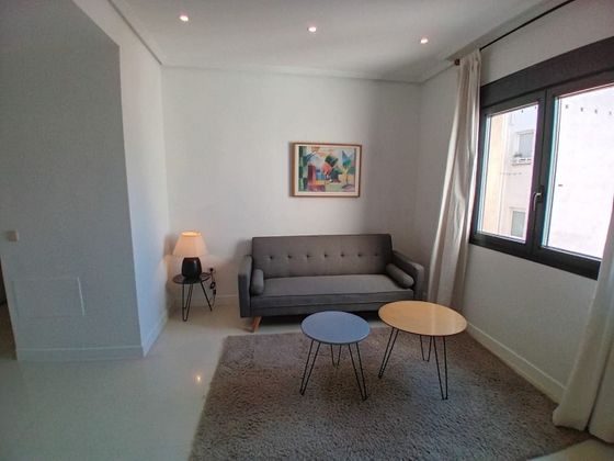 Foto 2 de Pis en lloguer a calle De José Ortega y Gasset de 1 habitació amb mobles i aire acondicionat