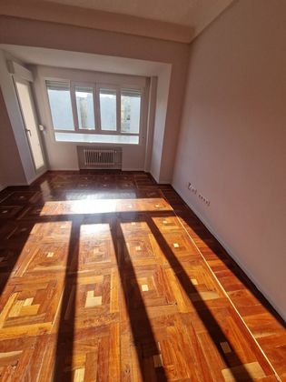 Foto 2 de Alquiler de piso en calle De la Fuente del Berro de 2 habitaciones con terraza y aire acondicionado