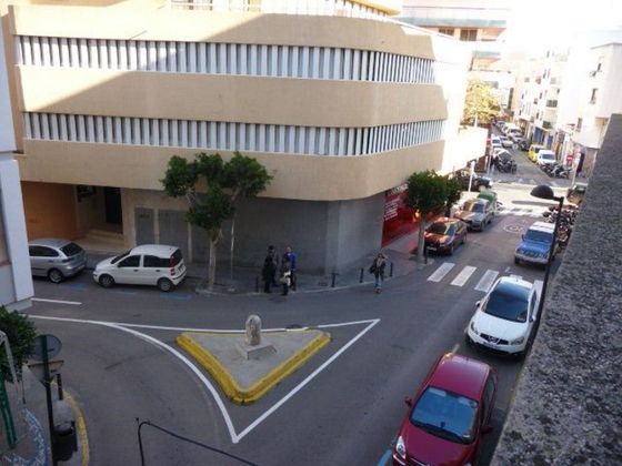 Foto 2 de Venta de piso en calle Aragon de 3 habitaciones con terraza y garaje
