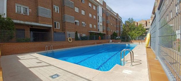 Foto 1 de Venta de piso en Rejas de 3 habitaciones con terraza y piscina
