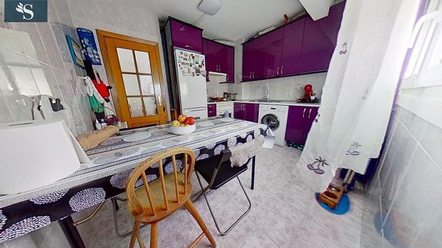 Foto 1 de Alquiler de piso en Entrevías de 3 habitaciones con muebles y aire acondicionado