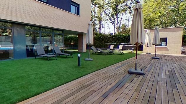 Foto 1 de Piso en alquiler en Alameda de Osuna de 1 habitación con piscina y jardín