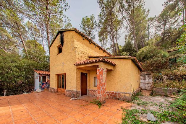 Foto 1 de Venta de casa en Corbera de Llobregat de 3 habitaciones con terraza y jardín