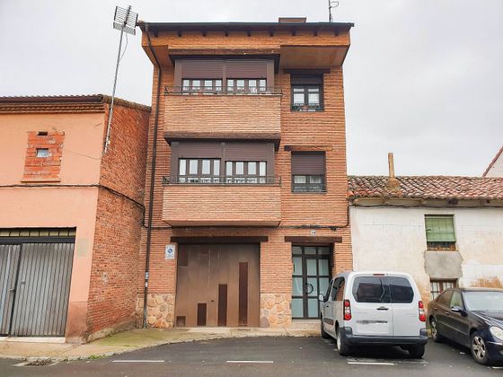 Foto 1 de Dúplex en venda a San Andrés del Rabanedo de 4 habitacions amb garatge