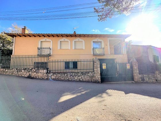 Foto 2 de Casa en venda a Santos de la Humosa (Los) de 4 habitacions amb terrassa i garatge