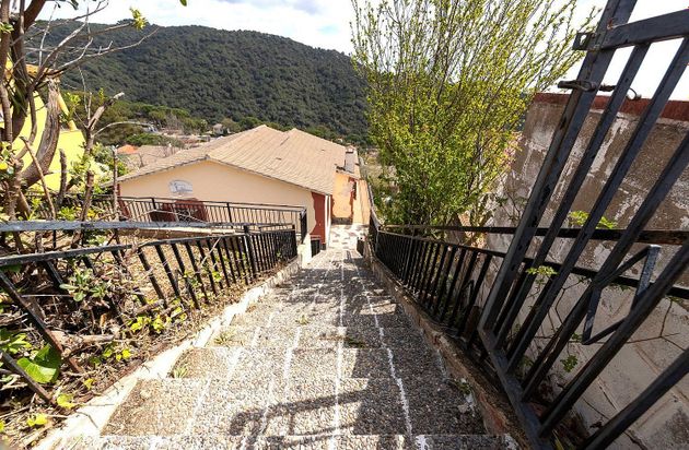 Foto 2 de Casa en venda a Sant Cebrià de Vallalta de 3 habitacions amb terrassa i jardí