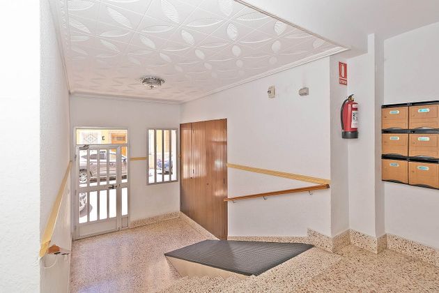 Foto 2 de Venta de piso en Zona Plaza Xúquer de 4 habitaciones con piscina y ascensor