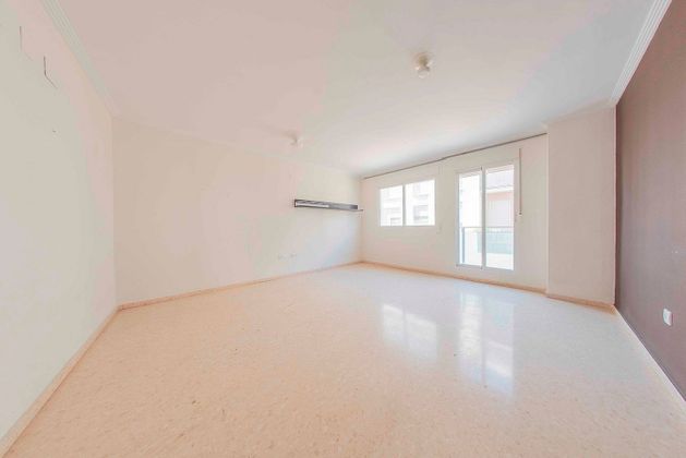 Foto 2 de Pis en venda a Monserrat de 3 habitacions amb garatge i balcó
