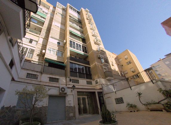 Foto 1 de Venta de piso en Carlos Haya de 4 habitaciones con terraza y ascensor
