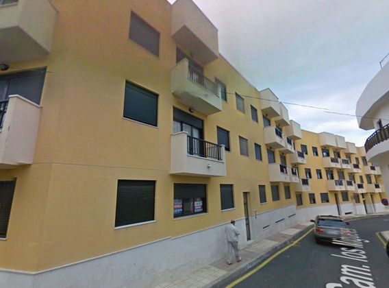 Foto 1 de Piso en venta en Buzanda - Cabo Blanco - Valle San Lorenzo de 2 habitaciones con terraza y garaje