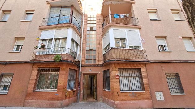 Foto 1 de Piso en venta en Espronceda - Campoamor - Santa Pau de 3 habitaciones con terraza
