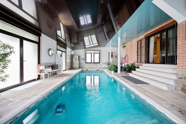Foto 1 de Chalet en venta en Valdetorres de Jarama de 8 habitaciones con terraza y piscina