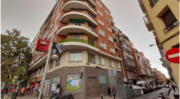 Foto 1 de Local en venda a calle Del Dr Esquerdo de 258 m²