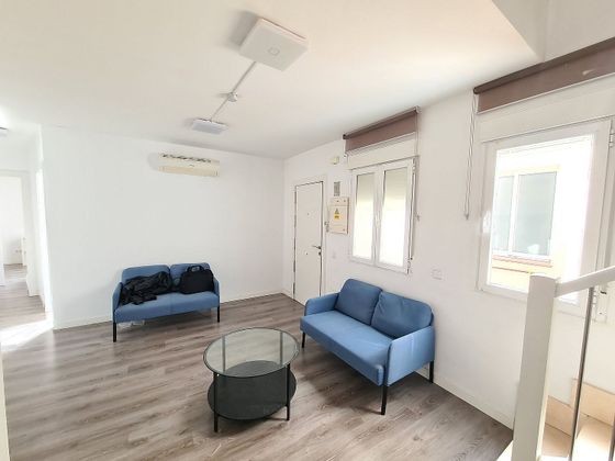 Foto 2 de Alquiler de dúplex en Embajadores - Lavapiés de 2 habitaciones con muebles y aire acondicionado