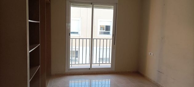 Foto 2 de Casa adossada en venda a Huércal de Almería de 4 habitacions amb terrassa i garatge
