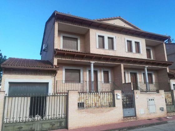 Foto 1 de Casa en venta en Santa Olalla de 4 habitaciones con terraza y garaje