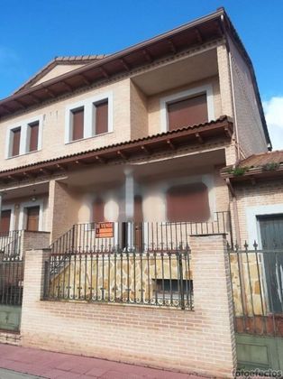 Foto 2 de Casa en venda a Santa Olalla de 4 habitacions amb terrassa i garatge