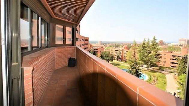 Foto 2 de Piso en venta en Ciudad Universitaria de 3 habitaciones con terraza y garaje