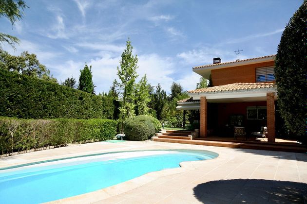 Foto 2 de Chalet en venta en El Bosque de 6 habitaciones con terraza y piscina