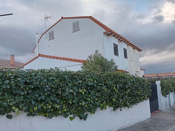 Foto 2 de Casa en alquiler en Villanueva de Perales de 5 habitaciones con terraza y piscina