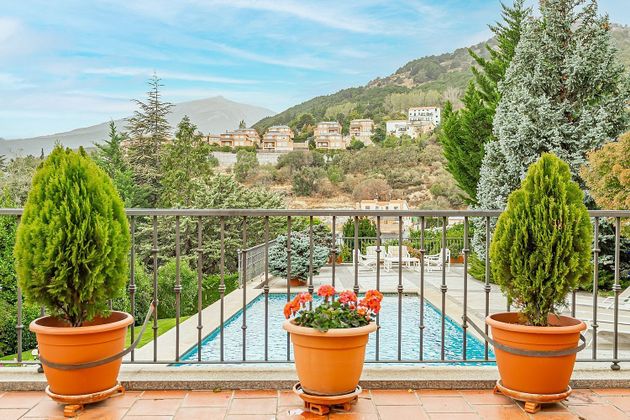 Foto 2 de Chalet en venta en Miraflores de la Sierra de 10 habitaciones con terraza y piscina