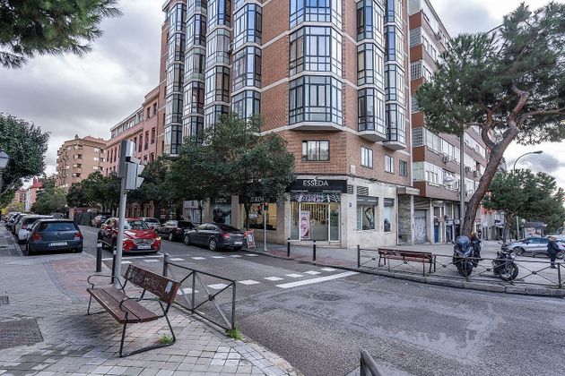 Foto 2 de Local en venda a calle De Toledo de 210 m²