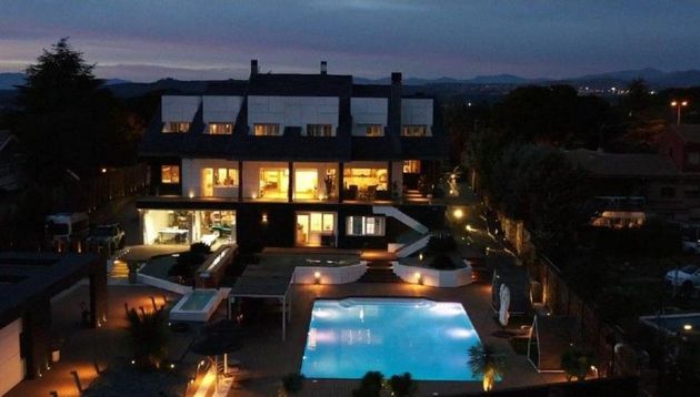 Foto 2 de Xalet en venda a El Pinar - Punta Galea de 11 habitacions amb terrassa i piscina