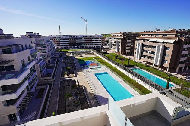 Foto 1 de Venta de ático en Mirasierra de 5 habitaciones con terraza y piscina