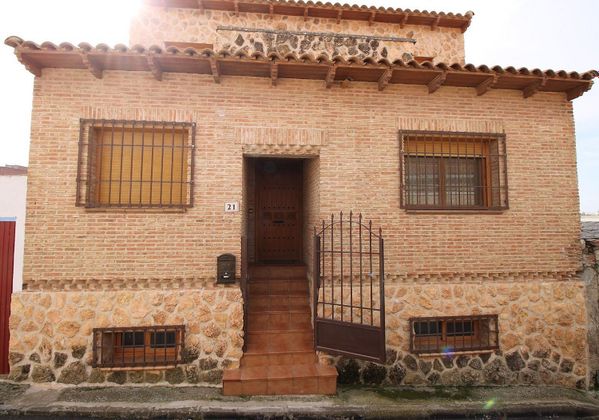 Foto 2 de Casa en venta en calle Matadero de 3 habitaciones con terraza y garaje