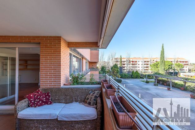 Foto 2 de Venta de piso en Prado de Somosaguas de 5 habitaciones con terraza y piscina