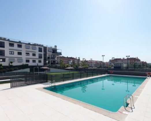 Foto 2 de Àtic en lloguer a Prado de Somosaguas de 3 habitacions amb terrassa i piscina