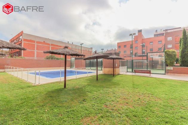 Foto 1 de Piso en venta en San Isidro de 2 habitaciones con piscina y garaje