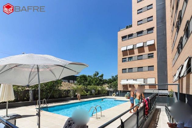 Foto 2 de Àtic en venda a Adelfas de 2 habitacions amb terrassa i piscina