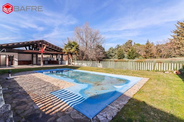 Foto 1 de Xalet en venda a Sevilla la Nueva de 6 habitacions amb terrassa i piscina