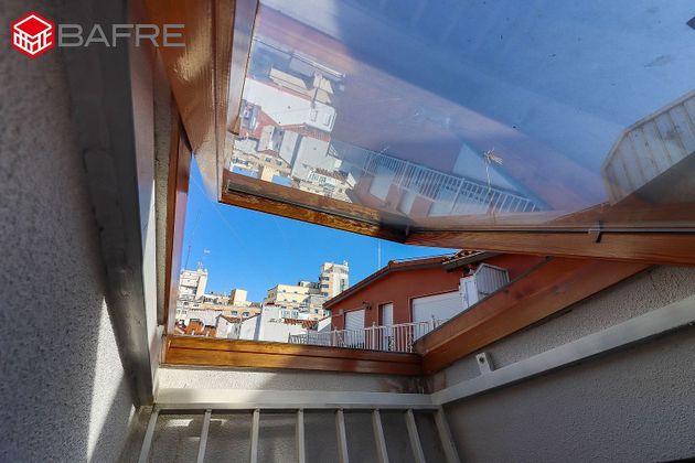 Foto 1 de Ático en venta en Sol de 3 habitaciones con balcón y aire acondicionado