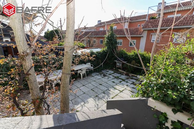 Foto 2 de Casa adossada en venda a Casco Urbano de 3 habitacions amb jardí i balcó