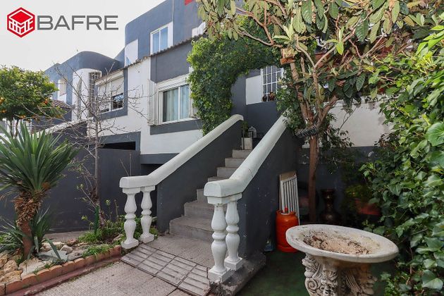 Foto 1 de Casa adossada en venda a Casco Urbano de 3 habitacions amb jardí i balcó