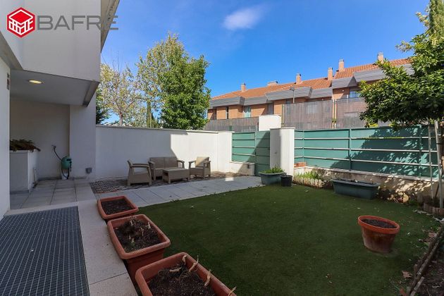 Foto 2 de Venta de casa en Valdecabaña de 5 habitaciones con terraza y piscina