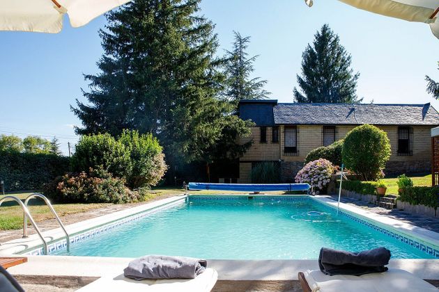 Foto 1 de Xalet en venda a Navacerrada de 4 habitacions amb terrassa i piscina