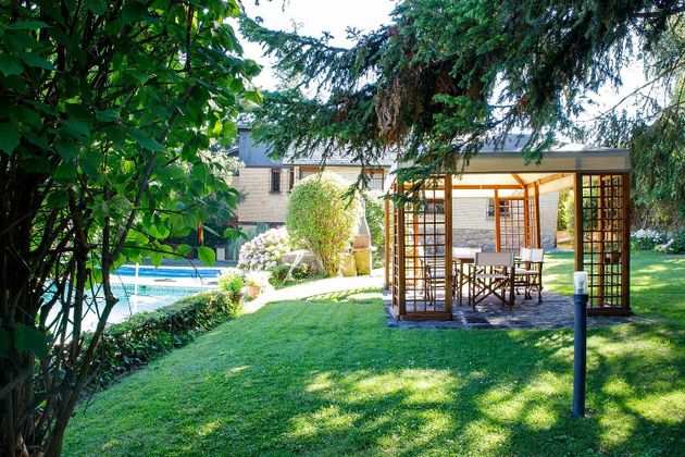 Foto 2 de Chalet en venta en Navacerrada de 4 habitaciones con terraza y piscina