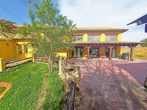 Foto 2 de Chalet en venta en Soto del Real de 4 habitaciones con terraza y piscina