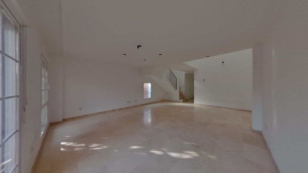 Foto 1 de Casa en venta en Altos de Jarama de 3 habitaciones con terraza y garaje