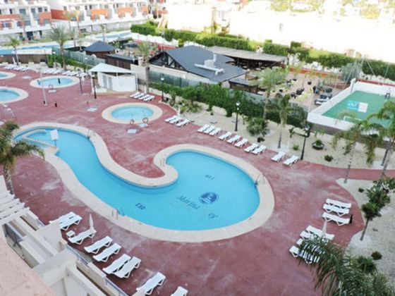 Foto 2 de Venta de piso en Puerto Rey de 2 habitaciones con terraza y piscina