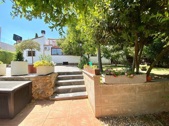 Foto 2 de Xalet en venda a Chiloeches de 5 habitacions amb terrassa i piscina