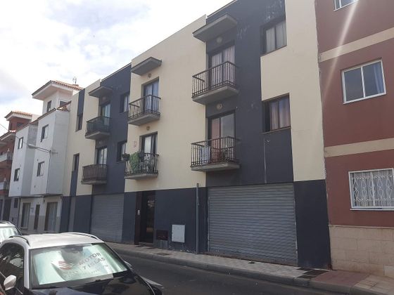 Foto 2 de Edificio en venta en calle Miguel Calcerrada de 324 m²